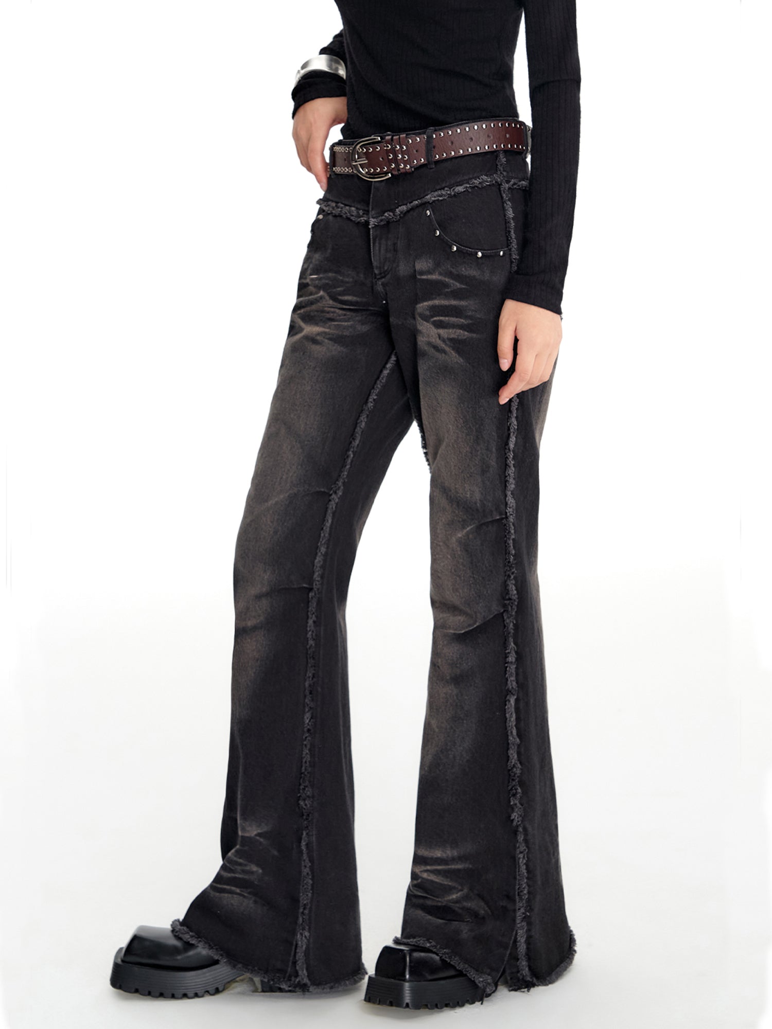 BLACK RIVET FLARED JEANS