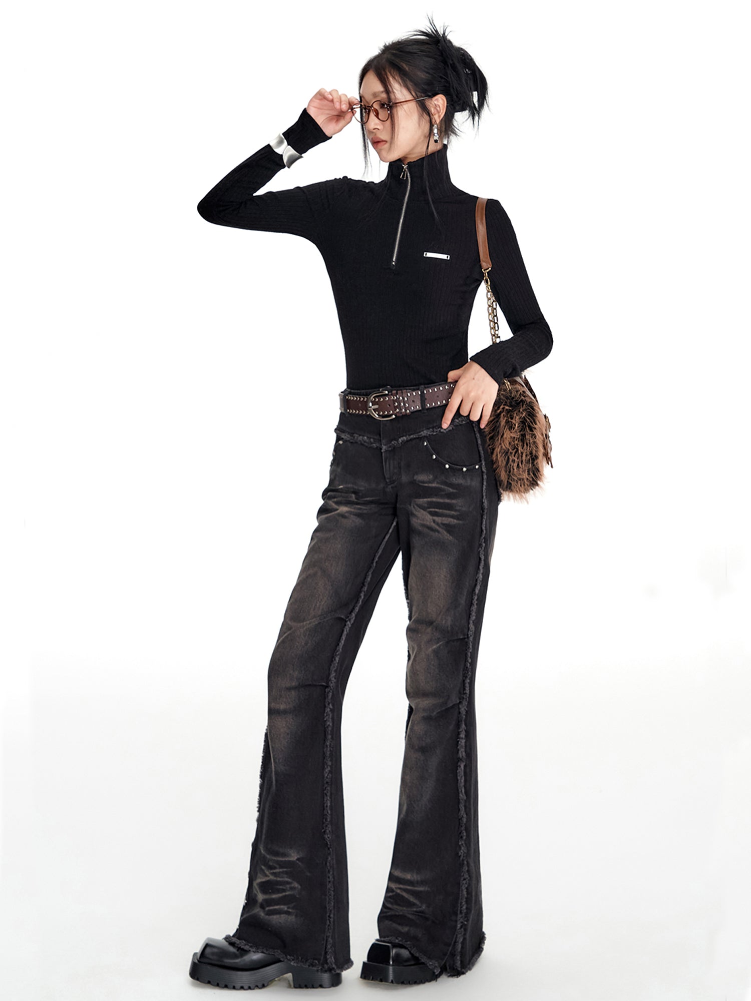 BLACK RIVET FLARED JEANS