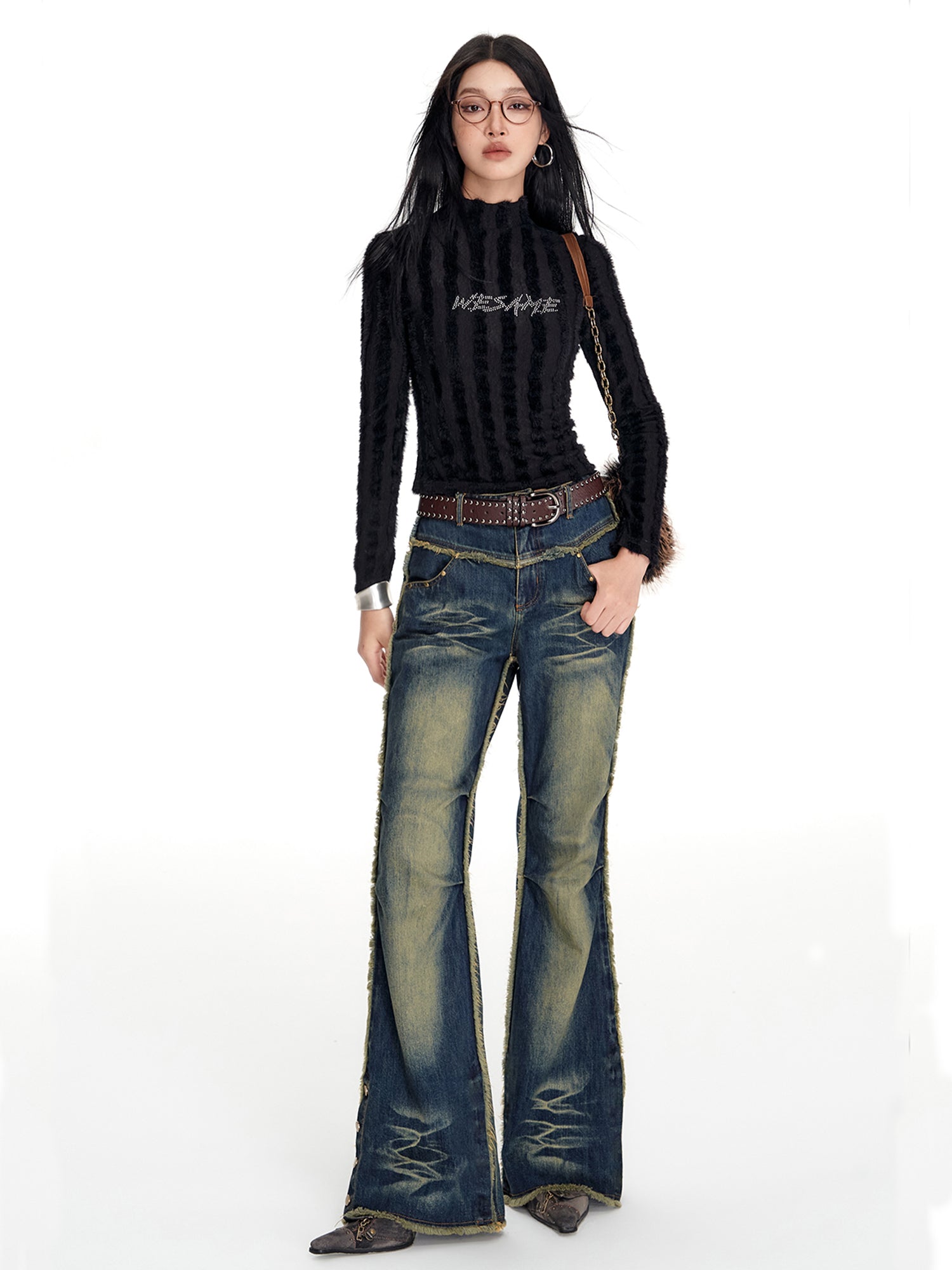 BLACK RIVET FLARED JEANS