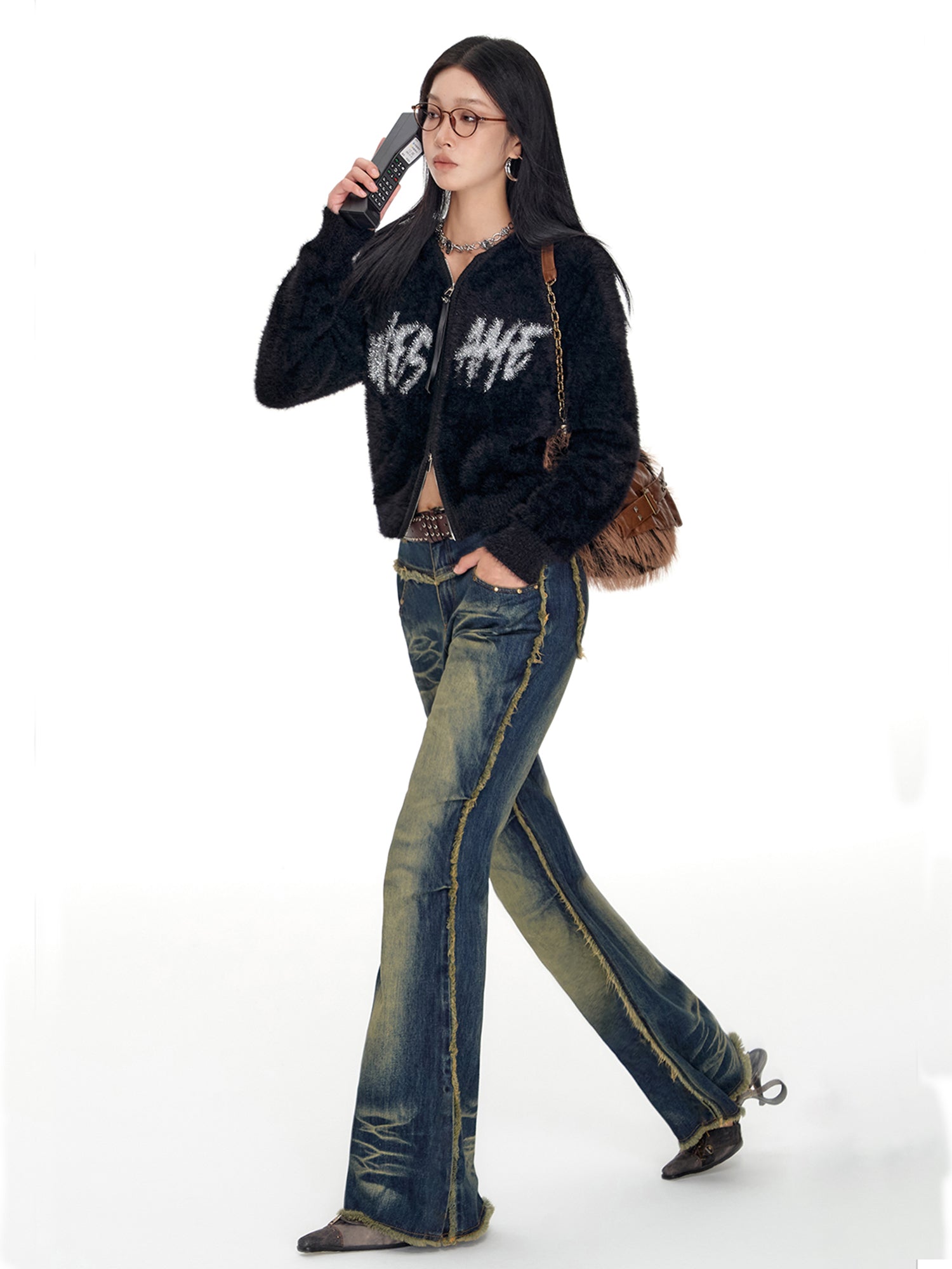 BLACK RIVET FLARED JEANS