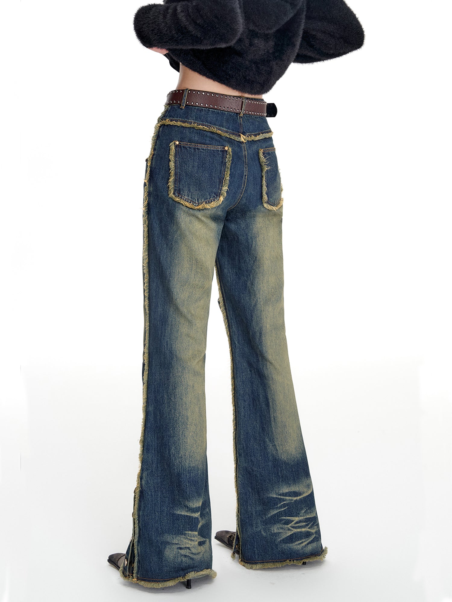 BLACK RIVET FLARED JEANS