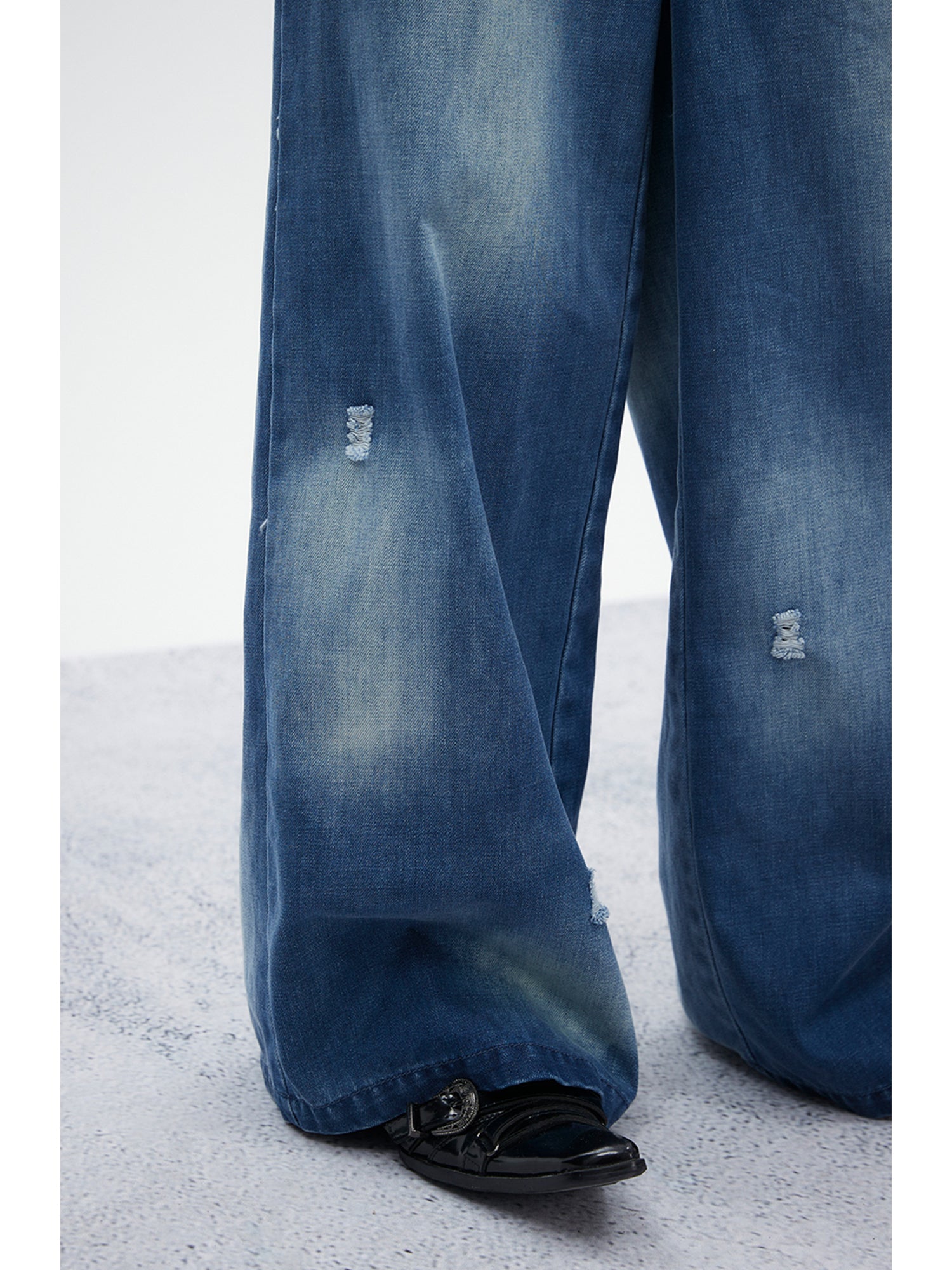 WASHED WIDE-LEG JEANS